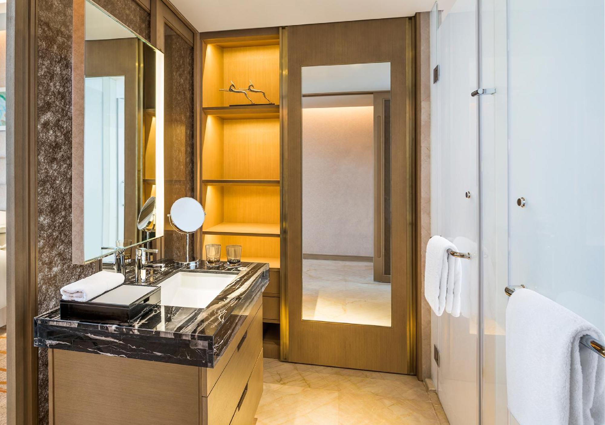 Sheraton Qingdao West Coast Exteriör bild